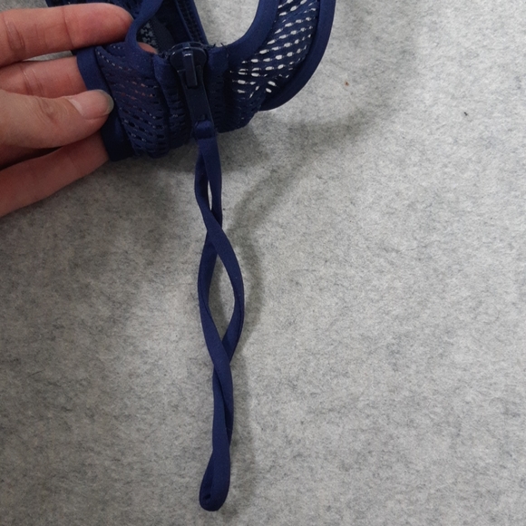 Splendid bikini top with zip up racer back. - Picture 5 of 6